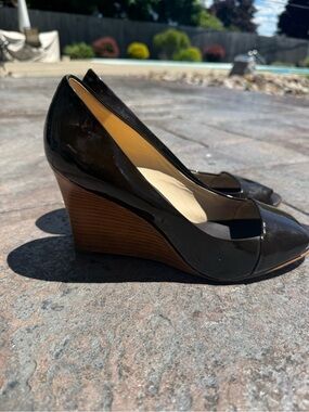Banana Republic Women’s Black Patent Wedge Pumps - Sleek Peep Toe Design